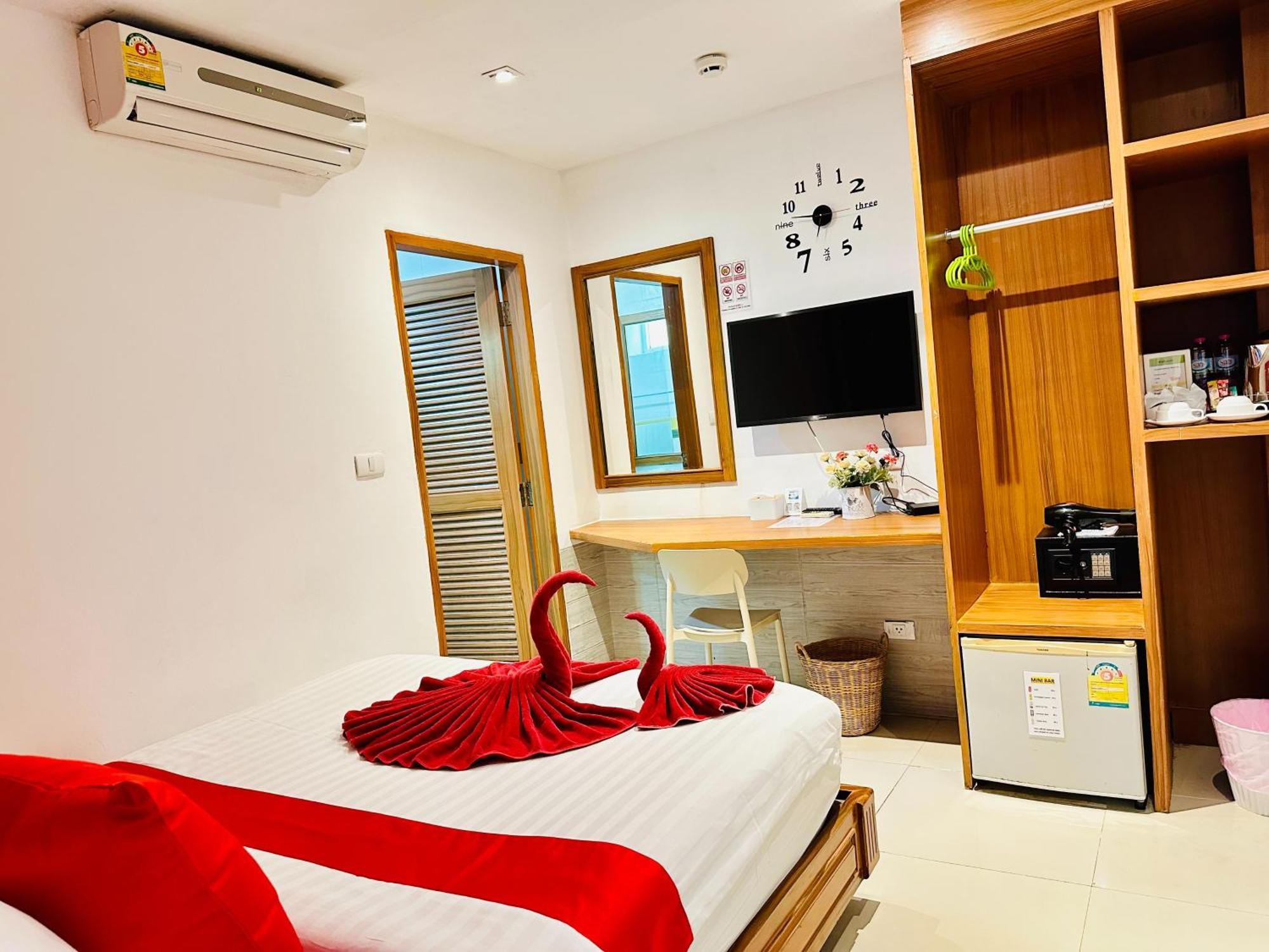 Pj Patong Resortel Dış mekan fotoğraf